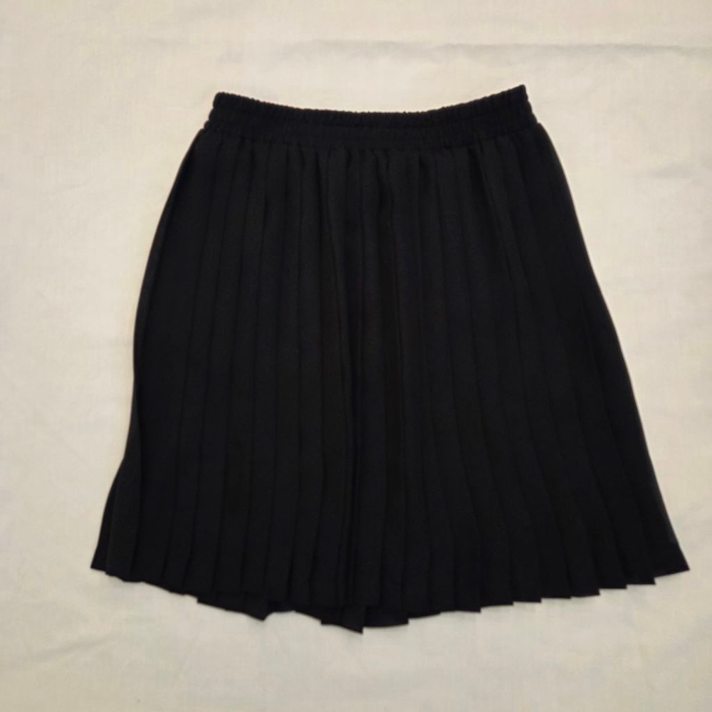 The Limited black sheer pleated elastic waist skirt size medium